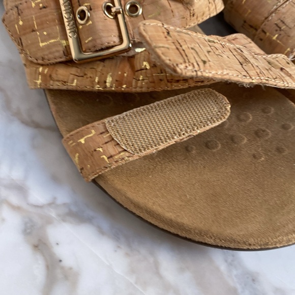 Vionic Skylar Grip Adjustable Gold Cork Strap EVA Support Women's Sandal Size 9 - Picture 6 of 10